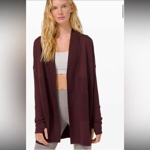 Lululemon Sit In Lotus Wrap II
Cassis sweat wicking merino wool merlot cardigan